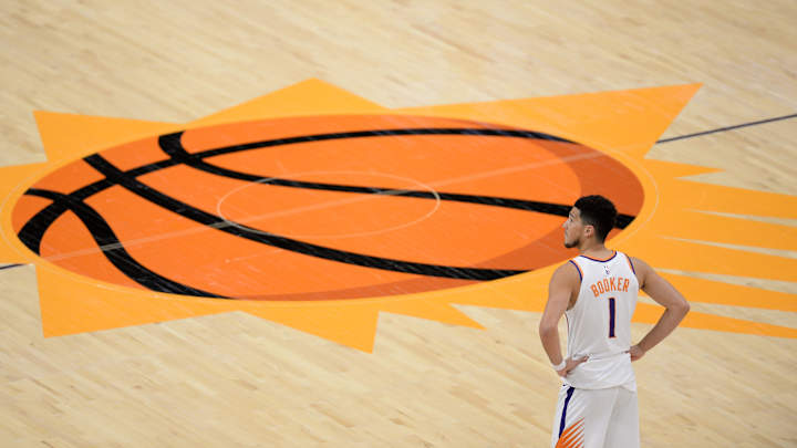 Suns' Devin Booker Has a Crazy Crossover on Jazz's Rudy Gobert Suns' Devin Booker Has a Crazy Crossover on Jazz's Rudy Gobert