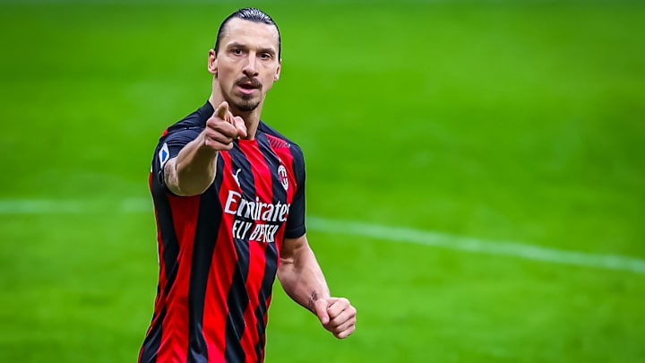 Zlatan Ibrahimovic Signs Extension to Play at AC Milan Beyond 40th Birthday