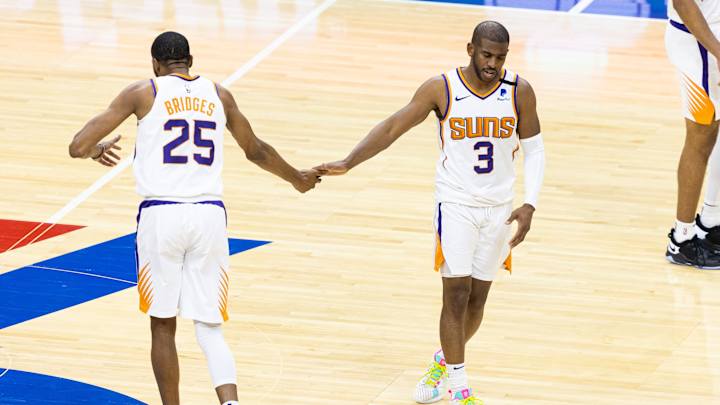 Suns' Chris Paul, Mikal Bridges React to Joel Embiid's Buzzer-Beater Shot
