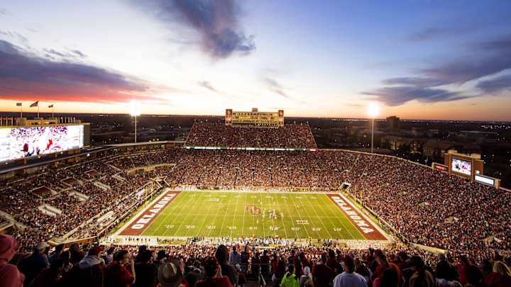 WATCH: Oklahoma Paints Tulane Logo on Owen Field Ahead of Saturday’s Matchup WATCH: Oklahoma Paints Tulane Logo on Owen Field Ahead of Saturday’s Matchup