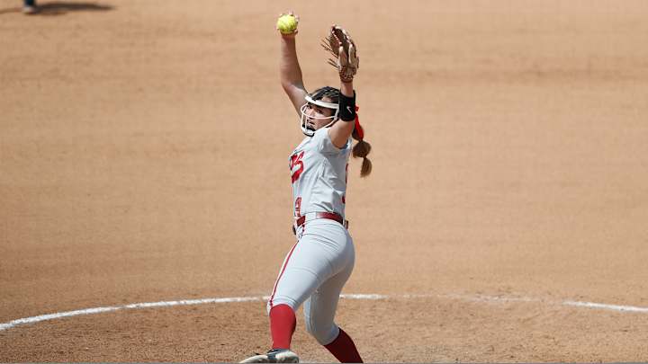 No. 5 Alabama Softball Jumps out Early on No. 13 Louisiana in 5-3 Win