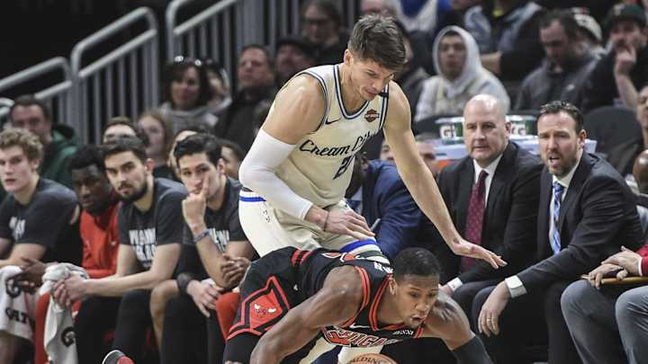 Kris Dunn Set to Make Hawks Debut Against Pistons Kris Dunn Set to Make Hawks Debut Against Pistons