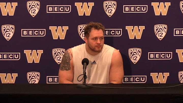A Moment with Ryan Bowman, a Husky Who Wraps His Arms Around the Game
