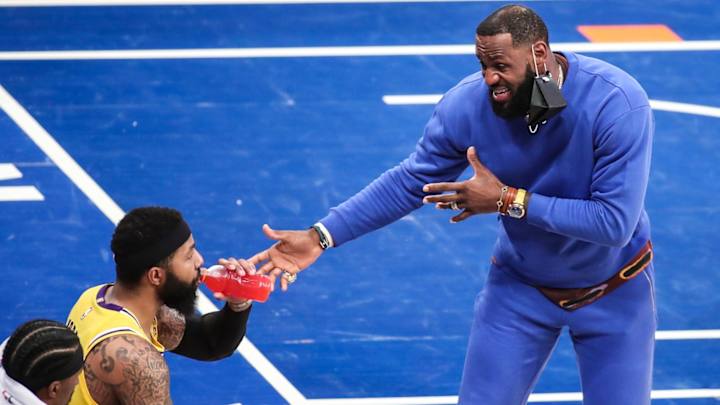 LeBron James Returns, Misses Game-Winner in Lakers Loss to Kings