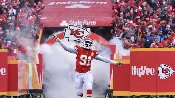 Tamba Hali Signs One-Day Contract to Retire a Chief