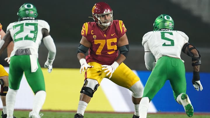 Jets Trade Up to No. 14, Select OT Alijah Vera-Tucker