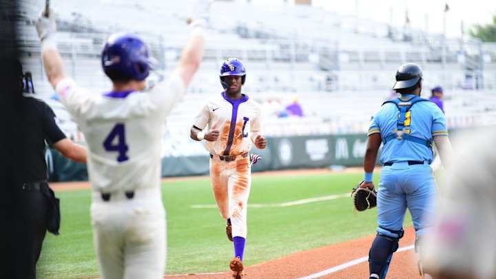 LSU Baseball Continues Midweek Success With 10-2 Win Over Southern