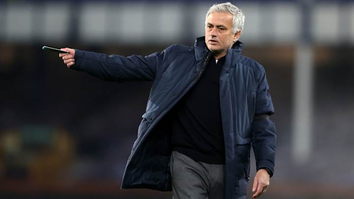 Roma Hires José Mourinho to Replace Paulo Fonseca