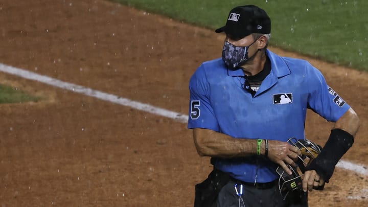 Umpire Angel Hernandez Makes Wrong Call After Being 'Blinded' by Royals Scoreboard Umpire Angel Hernandez Makes Wrong Call After Being 'Blinded' by Royals Scoreboard