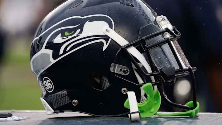 Seahawks Take Flier on St. Thomas TE Nick Guggemos