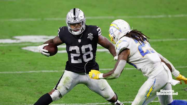 Josh Jacobs is the BamaCentral Crimson Tide Pro Athlete of the Week