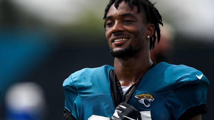 Jaguars’ Corner CJ Henderson Donates $250,000 to His Former High School Jaguars’ Corner CJ Henderson Donates $250,000 to His Former High School