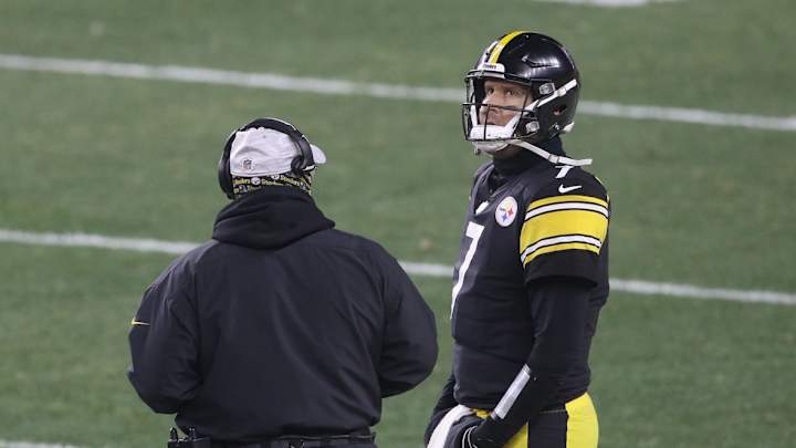 CBS Sports 'Could See' Steelers Experimenting With New QB Midseason