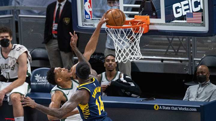 Giannis Antetokounmpo With Huge Dunk in Pacers Bucks Game