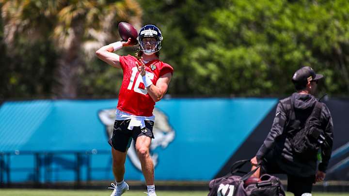QB Trevor Lawrence Remains on a ‘Pitch Count’ As Jaguars Continue Rookie Minicamp QB Trevor Lawrence Remains on a ‘Pitch Count’ As Jaguars Continue Rookie Minicamp
