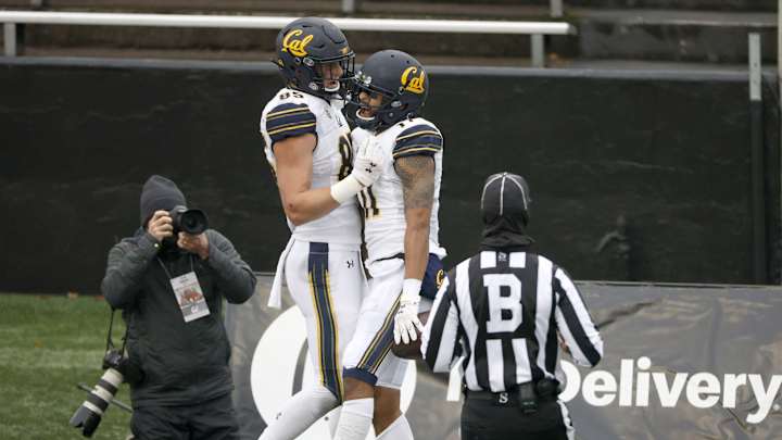 Cal Football Cites 14 New Graduates