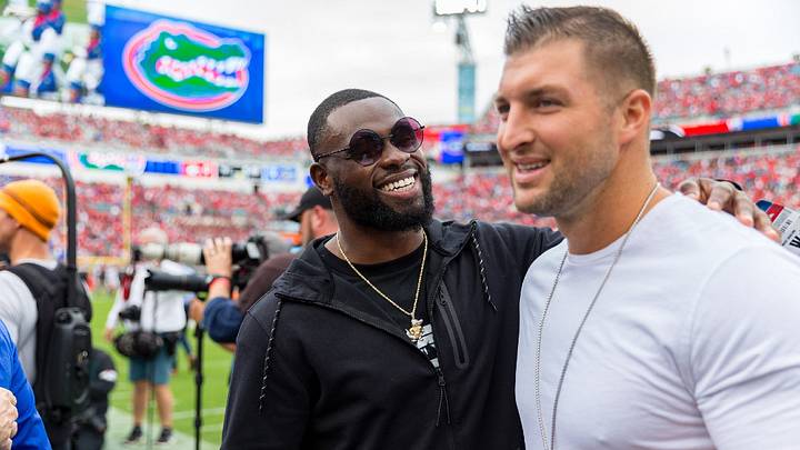 Jaguars Officially Sign Former Gators QB Tim Tebow Jaguars Officially Sign Former Gators QB Tim Tebow
