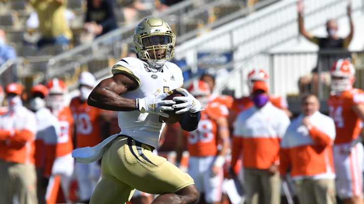 Jaguars' Rookie Receiver Jalen Camp Puts Pen To Paper For Official Signing Jaguars' Rookie Receiver Jalen Camp Puts Pen To Paper For Official Signing