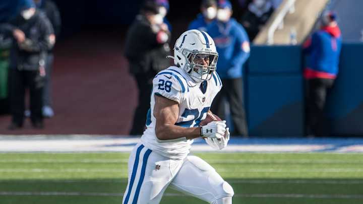 Despite Strong Rookie Season, Jonathan Taylor Lands Outside Top 15 in PFF RB Rankings
