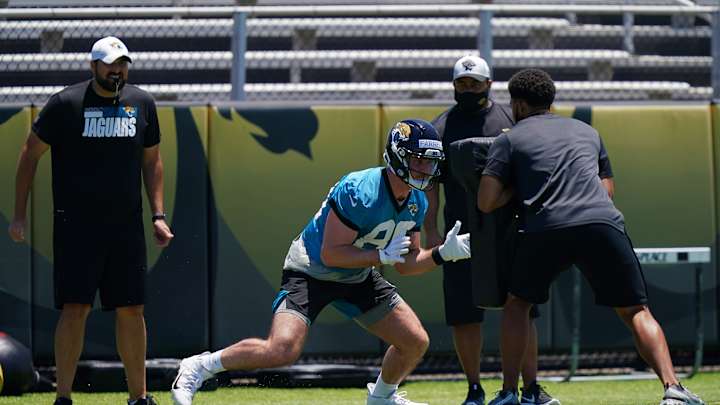 Fifth-Round Draft Pick Luke Farrell Signs Rookie Contract Fifth-Round Draft Pick Luke Farrell Signs Rookie Contract