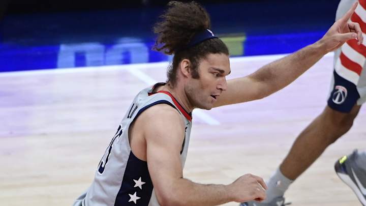 Robin Lopez Gets MVP Chants During Wizards and Pacers Game