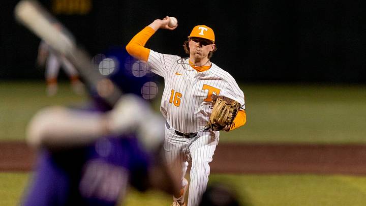 Vols Fall 3-2 On the Road Against South Carolina in Game 2 Vols Fall 3-2 On the Road Against South Carolina in Game 2