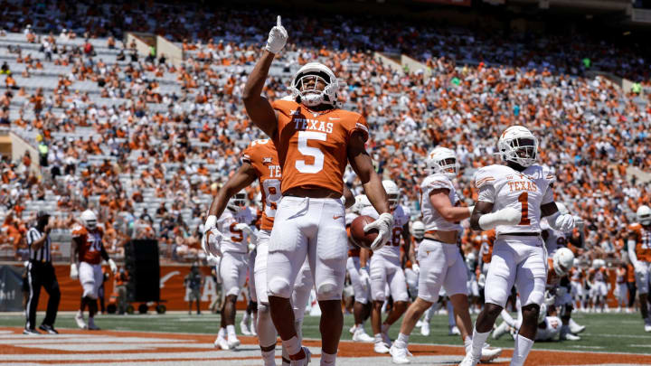 He's No. 1? Longhorns' RB Bijan Robinson Projects as Top Breakout Star