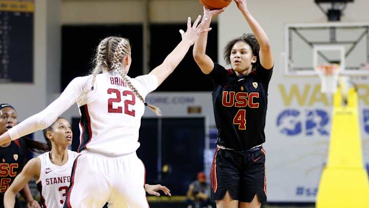 Endyia Rogers Names Oregon in Top Two Schools