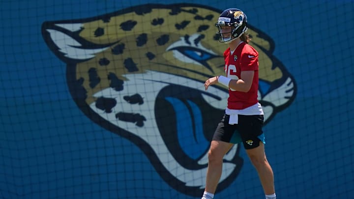 ‘That Was Special’: Trevor Lawrence Presents Gatorade Player of the Year to USC’s Jaxson Dart