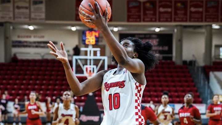 Oregon Signs JUCO All-American Chanaya Pinto