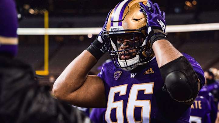 Pac-12's Largest Football Players — Which Huskies Fit?