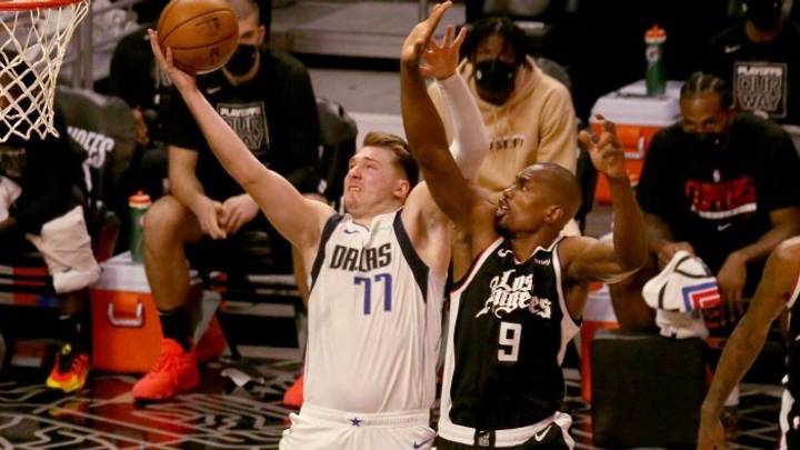 Clippers Lineup Changes For Game 3 at Mavs? Ibaka Ruled Out