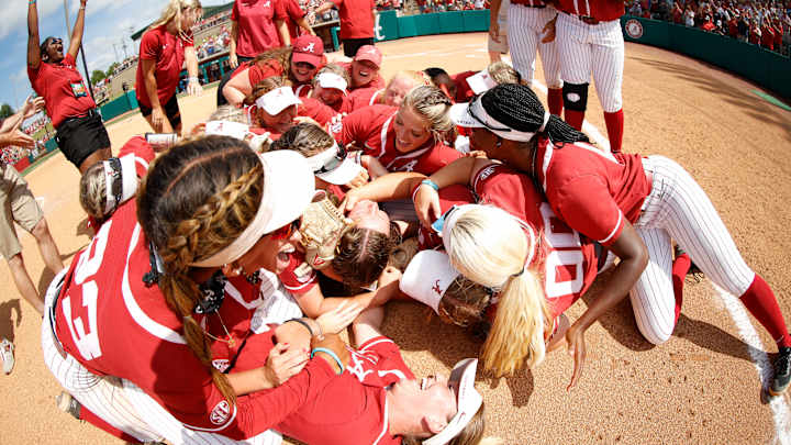Alabama Softball Advances to Women's College World Series for 13th Time with 4-1 Win over Kentucky