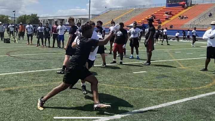 Top 2023 Defensive End Visiting UCF Football