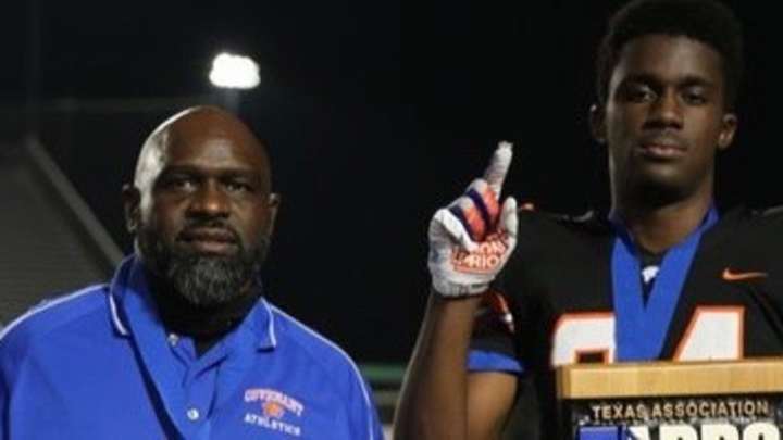 Huskies Offer Another Texas Recruit, Pursuing Edge Rusher