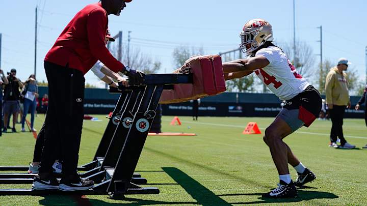 Kyle Shanahan Sees no Reason to Adjust Training Camp in Light of Injuries