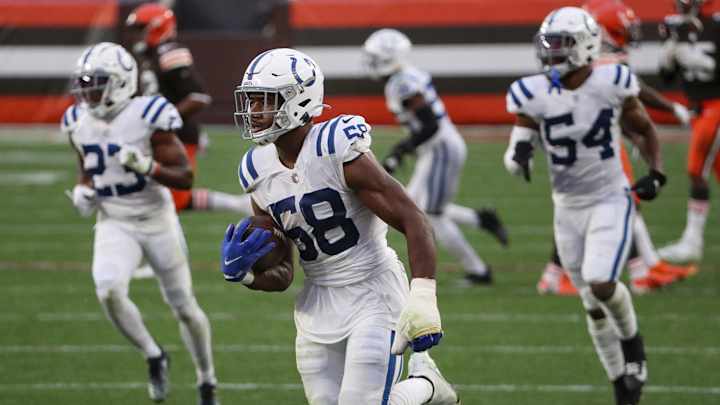 Eye Discipline Key To Bringing Colts' Bobby Okereke 'Closer To The Ball' Eye Discipline Key To Bringing Colts' Bobby Okereke 'Closer To The Ball'