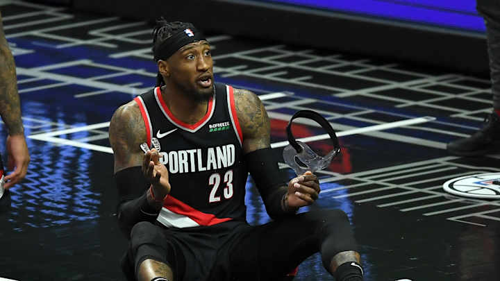 Robert Covington Gets Huge Splints Removed From Broken Nose Robert Covington Gets Huge Splints Removed From Broken Nose