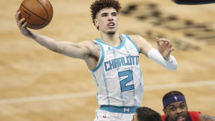 Surprise! LaMelo Ball caught off guard by Miles Bridges' rookie of the year presentation