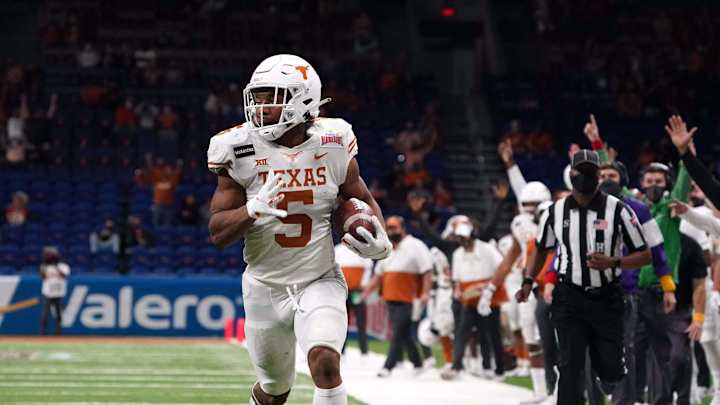 Texas' Robinson Named To Walter Camp All-American Team