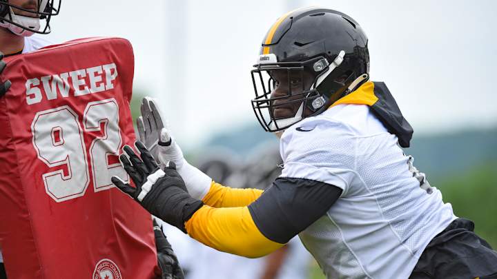 Kevin Dotson Poised to Use Sophomore Season to Cement Left Guard