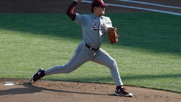 Bulldogs Stop Streaking Longhorns 2-1 In College World Series Opener Bulldogs Stop Streaking Longhorns 2-1 In College World Series Opener