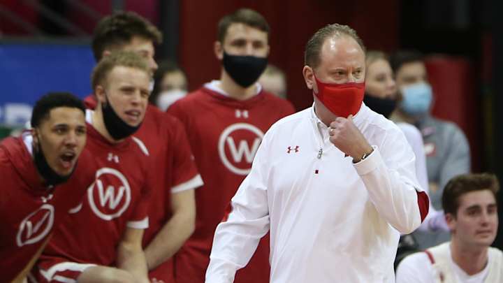 Wisconsin Seniors Confronted Greg Gard in Recorded Meeting: 'We're Not Here to Build Your Résumé' Wisconsin Seniors Confronted Greg Gard in Recorded Meeting: 'We're Not Here to Build Your Résumé'