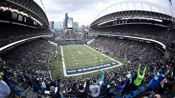 Welcome Back, 12s: Seahawks Cleared for Full-Capacity Crowds During 2021 Season Welcome Back, 12s: Seahawks Cleared for Full-Capacity Crowds During 2021 Season