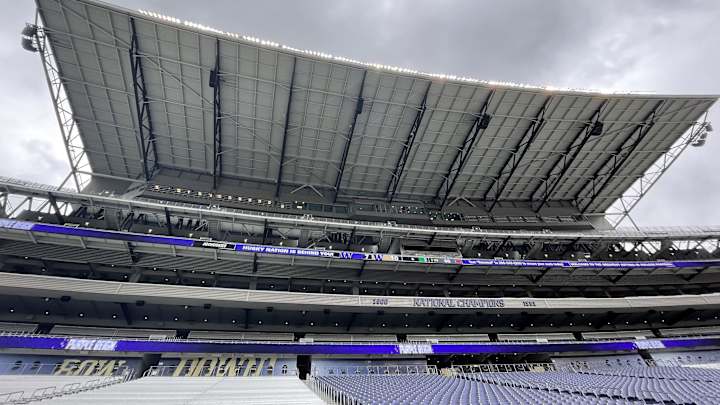 Husky Stadium Will Be at Full Capacity for Coming Season Husky Stadium Will Be at Full Capacity for Coming Season