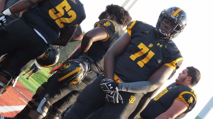 Boston College Makes Top 6 For '22 OL Andre Roye