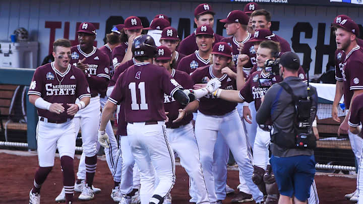 Mississippi State records comeback victory, tops Virginia 6-5 in College World Series Mississippi State records comeback victory, tops Virginia 6-5 in College World Series