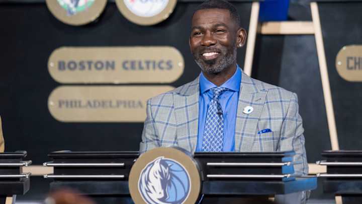 Mavs 'Strongly Considering' Michael Finley for GM Role Mavs 'Strongly Considering' Michael Finley for GM Role