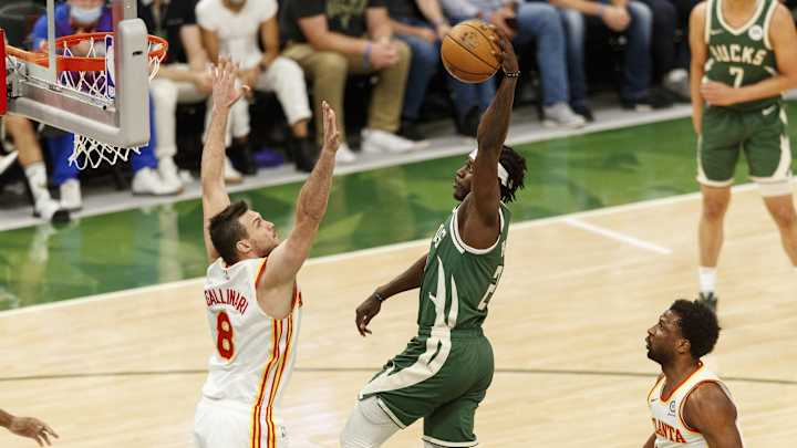 NBA Playoffs Hawks-Bucks: Watch Jrue Holiday Throw Down a Massive Slam Dunk