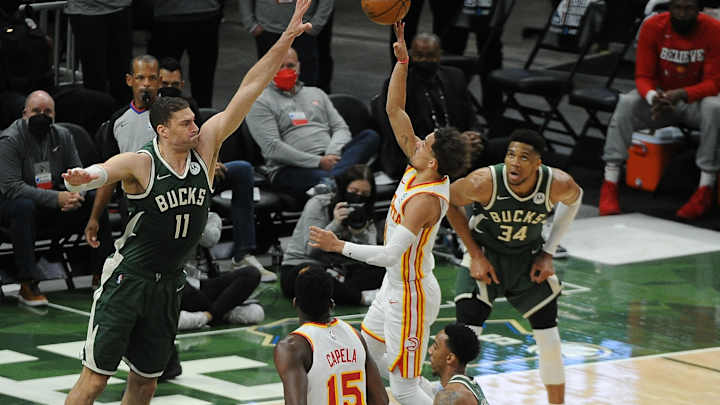 NBA Playoffs Hawks-Bucks: Watch Trae Young Throw Incredible Pass Off The Glass to John Collins NBA Playoffs Hawks-Bucks: Watch Trae Young Throw Incredible Pass Off The Glass to John Collins